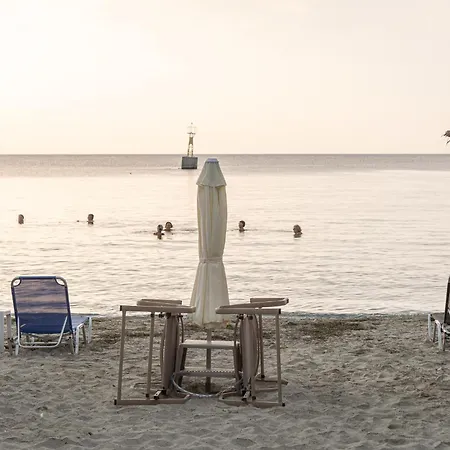 Helios - Luxury By The Sea *